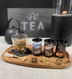 Teamasters Giftbox - Thee Geschenkset - Kerstpakket - Thee - Herbal Chai - Herbal Rooibos - Groene Thee - Perzik - Appel - Kerst - Geschenkset -Drank Winkel 1090x1200 1