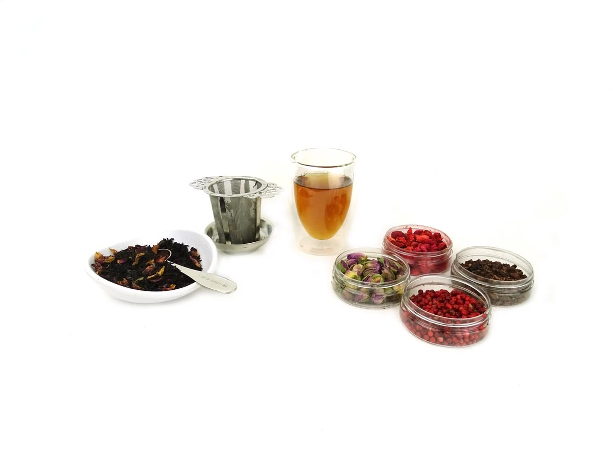 Dutch Tea Maestro - Love Blend - Maak Thuis Jouw Eigen Theeblend - Thee Cadeau - Thee Geschenk - Thee Pakket - Cadeau Voor Mannen En Vrouwen | Valentijn Cadeau | Valentijnscadeau 5 Dutch Tea Maestro - Love Blend - Maak Thuis Jouw Eigen Theeblend - Thee Cadeau - Thee Geschenk - Thee Pakket - Cadeau Voor Mannen En Vrouwen | Valentijn Cadeau | Valentijnscadeau - Afbeelding 5